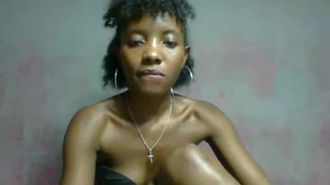 emerancienne online show from April 5, 9:01 pm