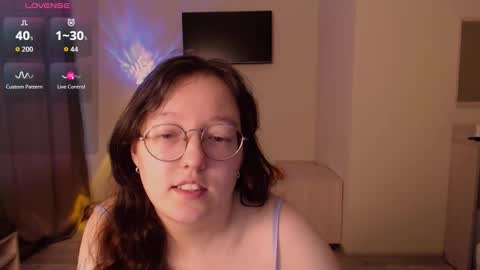 Emi online show from February 18, 1:44 pm