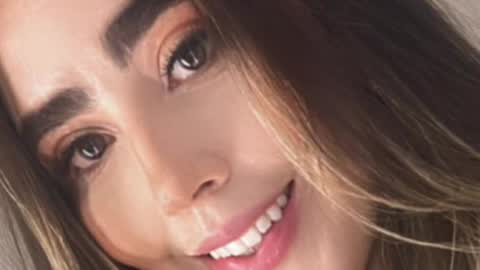 emi_royse online show from April 20, 7:06 pm