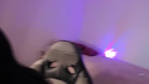 Emi online show from December 14, 6:36 pm