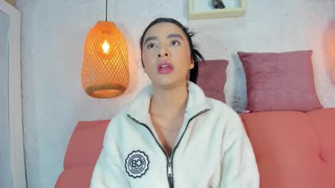 Emily online show from November 18, 12:08 pm