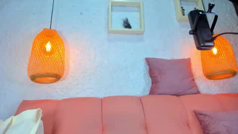 Emily online show from November 21, 12:25 pm