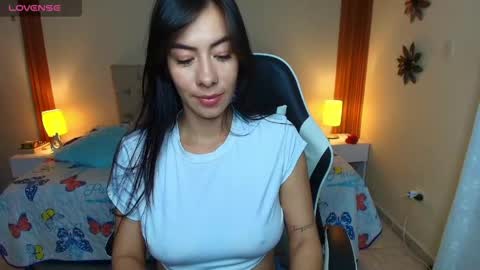 emiily_skinny online show from May 26, 2:39 am