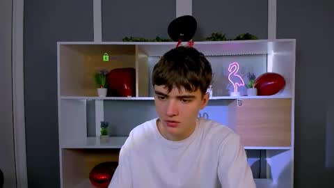 emil_lucky online show from February 14, 12:30 pm