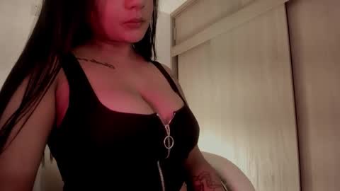 Snapshot of emilia_ghendle chatting on October 20, 6:57 pm Emilia Big Boobs online show from October 20, 6:57 pm