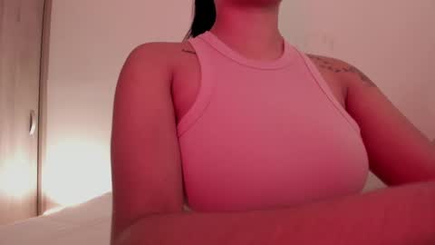 Snapshot of emilia_ghendle chatting on January 29, 1:38 pm Emilia Big Boobs online show from January 29, 1:38 pm