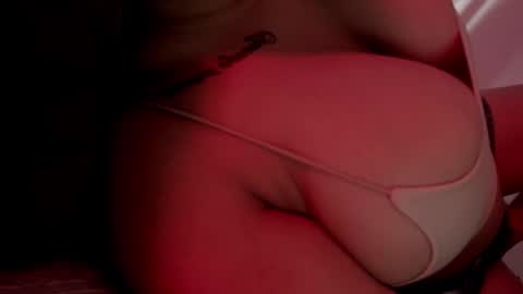 Snapshot of emilia_ghendle chatting on October 12, 10:55 pm Emilia Big Boobs online show from October 12, 10:55 pm