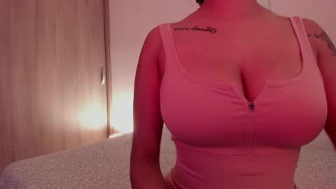 Snapshot of emilia_ghendle chatting on January 15, 10:13 pm Emilia Big Boobs online show from January 15, 10:13 pm