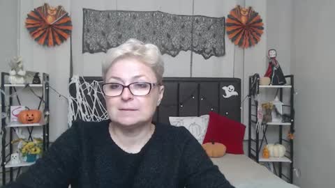 Snapshot of emiliagree chatting on October 25, 6:24 am EmiliaGree online show from October 25, 6:24 am