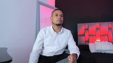 emilianoclarke online show from September 11, 12:34 am