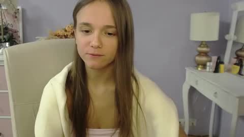 Emilly online show from December 2, 7:51 am