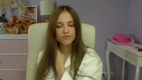 Snapshot of emilly_lust99 chatting on March 7, 10:56 am Emilly online show from March 7, 10:56 am