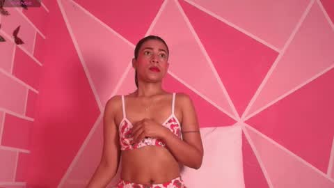 emilly_smiithh online show from November 26, 5:26 am