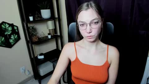 Emilly online show from February 19, 6:32 pm