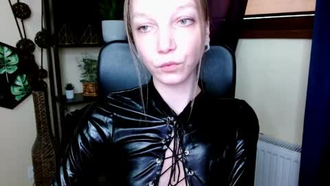 Emilly online show from March 27, 3:02 pm