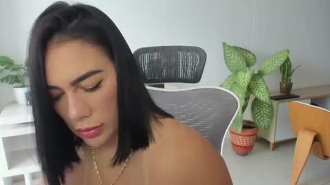 Emilly  online show from June 30, 3:11 pm
