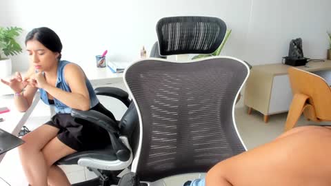 Emilly  online show from October 27, 3:45 pm