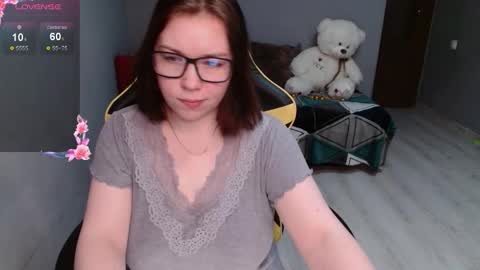 Emily 3 online show from November 9, 3:59 pm