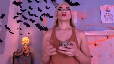 emily_castillo1_ online show from October 21, 5:45 am