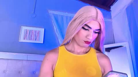 emily_castillo1_ online show from January 17, 5:39 am