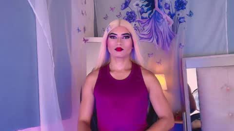 emily_castillo1_ online show from March 27, 7:03 am