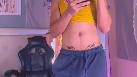 emily_castillo1_ online show from May 9, 6:08 am