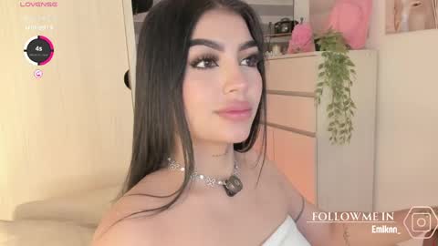 EmilyKenner  Independent model  online show from April 22, 12:23 pm