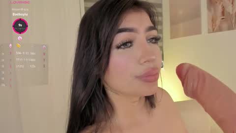 EmilyKenner  Independent model  online show from November 30, 12:12 pm