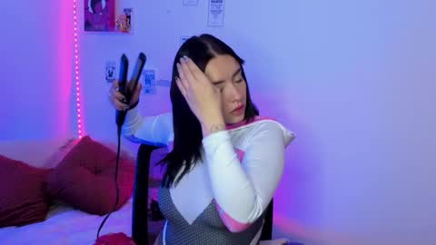 Emily Lindey online show from April 22, 6:09 am