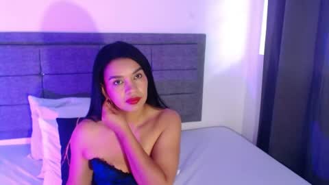 emily_milff online show from July 14, 11:48 am