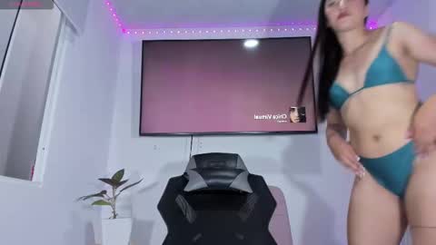 emily_palmeer online show from February 27, 11:58 am