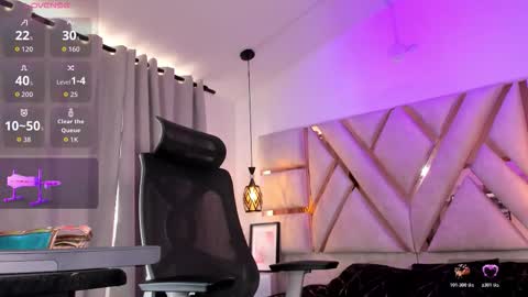 Emily online show from December 17, 7:42 pm