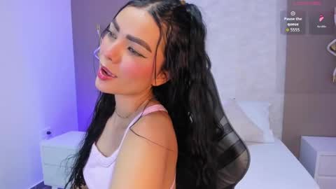 emily_tolson online show from December 17, 7:09 pm