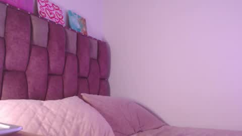 emily_w2 online show from October 31, 3:51 am