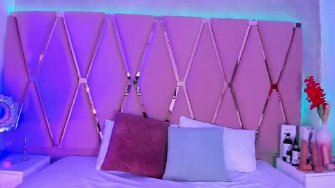 Emily online show from April 19, 1:17 am