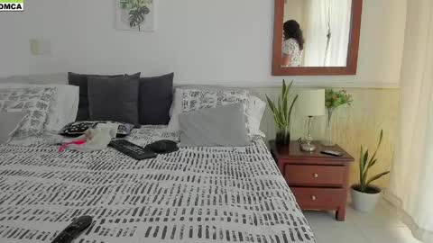 Emily online show from April 5, 12:46 pm