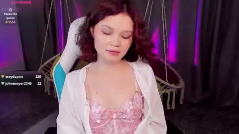 Emilyhaves online show from July 28, 11:17 am