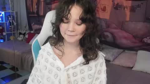 Emilyhaves online show from November 22, 4:49 pm