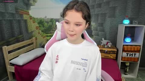 Snapshot of emilychaves chatting on September 22, 11:09 pm Emilyhaves online show from September 22, 11:09 pm