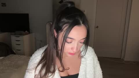 emilyfawn online show from November 9, 5:44 am