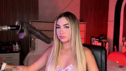 Emily Hendrix online show from September 16, 8:34 pm