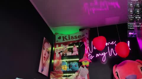 Snapshot of emilyjhonson_1 chatting on February 18, 4:14 pm Emily Jhonson online show from February 18, 4:14 pm