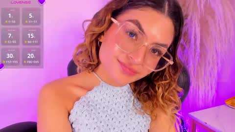 Emilyjonnes  online show from June 6, 7:03 am