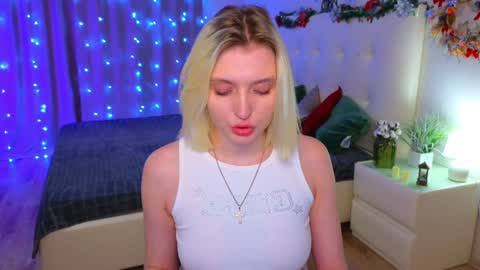 Emily online show from December 10, 10:06 am