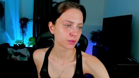 Snapshot of emilywiled chatting on January 19, 8:29 am Emily online show from January 19, 8:29 am