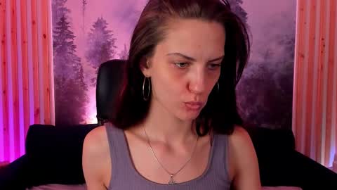 Snapshot of emilywiled chatting on March 10, 11:23 am Emily online show from March 10, 11:23 am