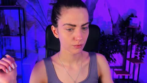 Snapshot of emilywiled chatting on February 9, 9:05 am Emily online show from February 9, 9:05 am