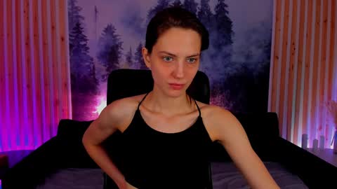Snapshot of emilywiled chatting on January 8, 9:32 am Emily online show from January 8, 9:32 am