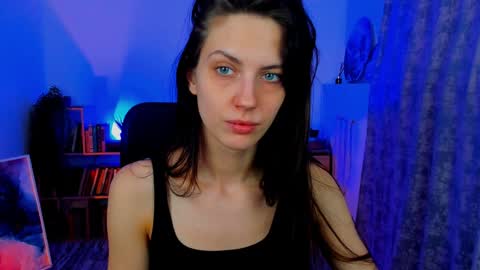 Snapshot of emilywiled chatting on December 25, 8:18 am Emily online show from December 25, 8:18 am
