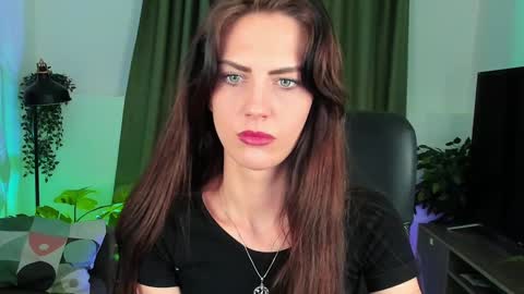 Snapshot of emilywiled chatting on January 28, 9:19 am Emily online show from January 28, 9:19 am